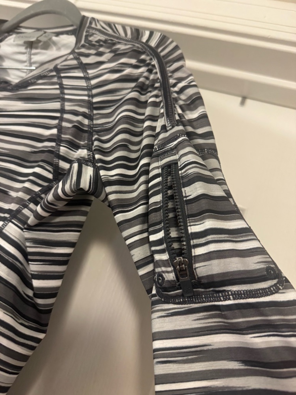 Athleta Black & White Striped Long-Sleeve  Shirt - Picture 14 of 14